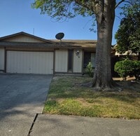 Building Photo - 4688001/70