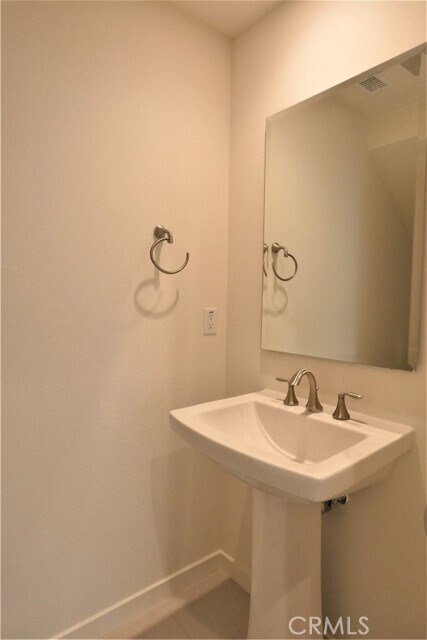 Building Photo - 139 Anthology