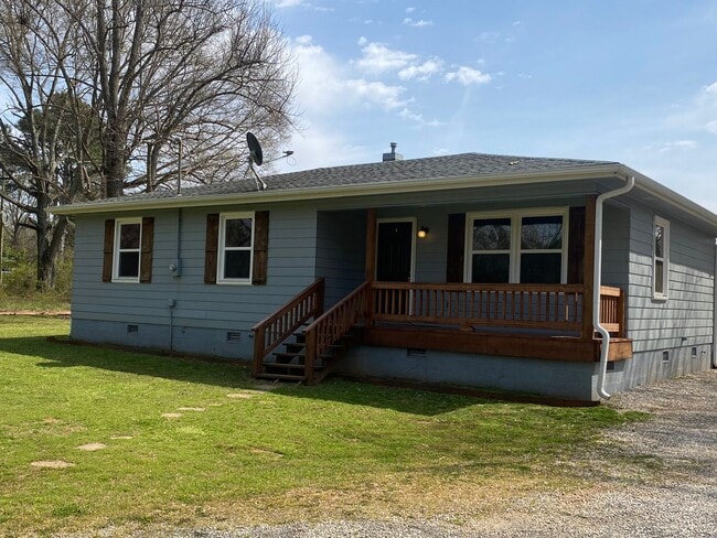 Building Photo - 3 Bed 1.5 Bath Cozy Country Home! - Muscle...