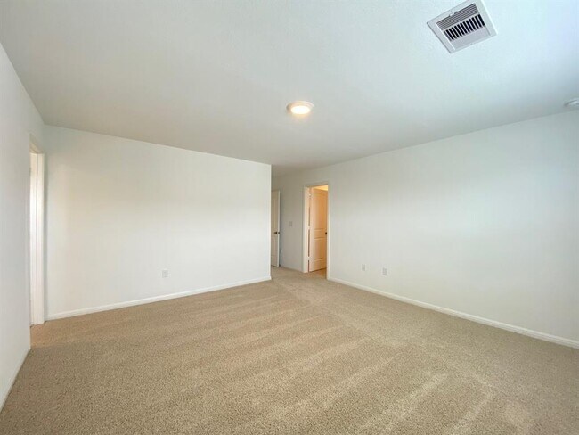 Building Photo - 205 Saide St