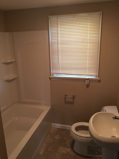 Building Photo - Remodeled 3 Bed 1 Bath Eastwood Cape