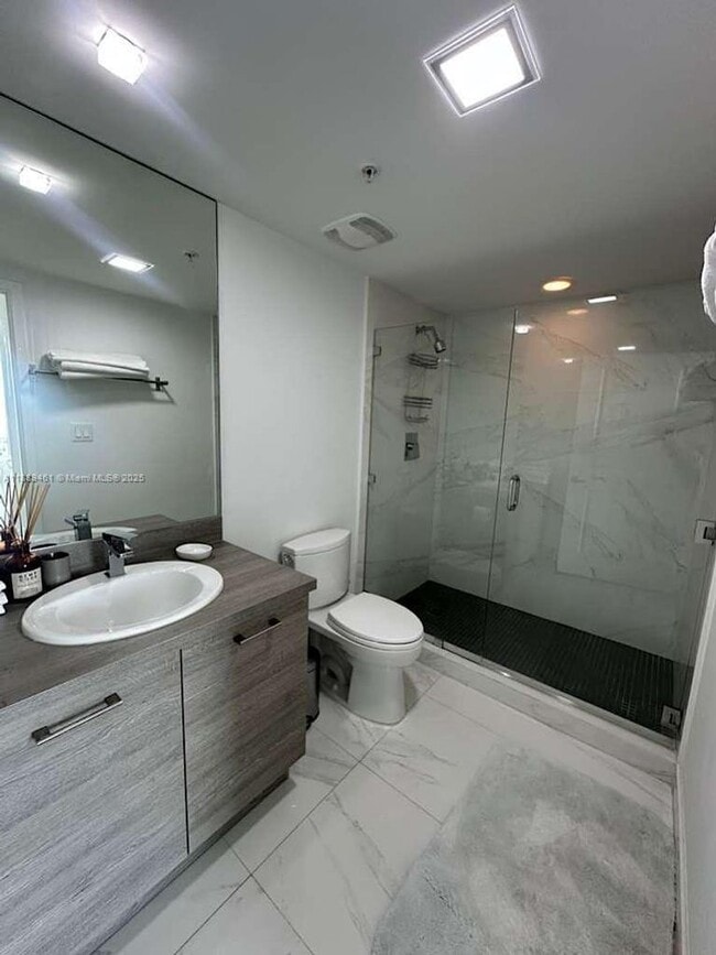 Building Photo - 400 Sunny Isles Blvd