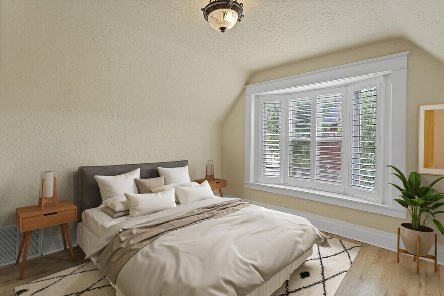 Building Photo - Charming Five Points home with outdoor oas...