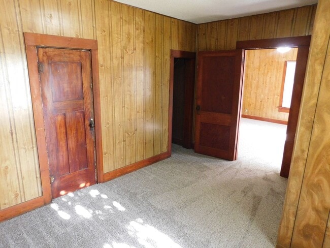 Building Photo - 625 N Taylor St
