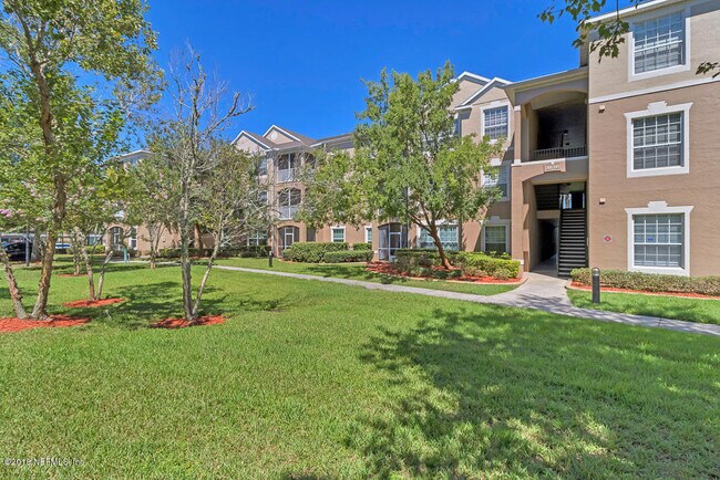 Building Photo - 7990 Baymeadows Cir E