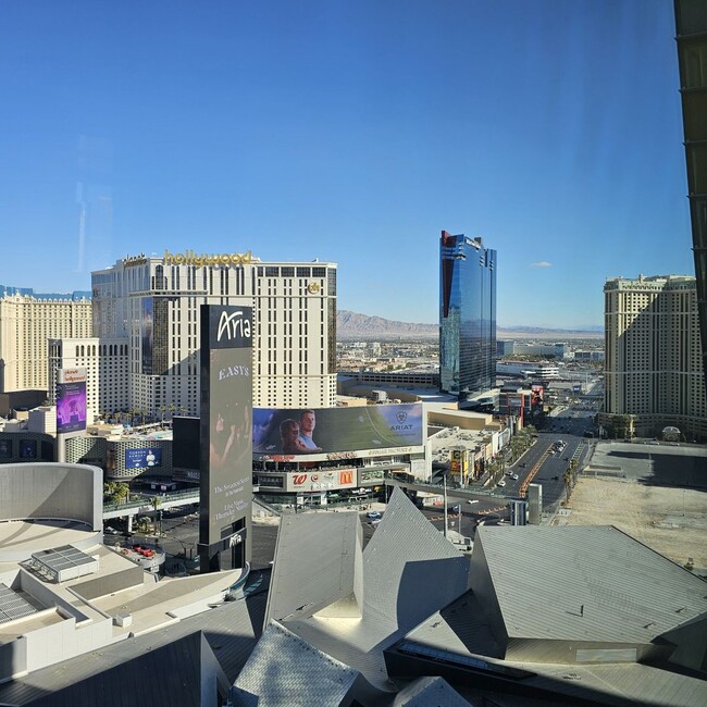 Building Photo - BELLAGIO FOUNTAIN and STRIP  Views!!  Stun...