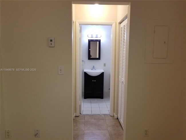 Building Photo - 2308 Monroe St