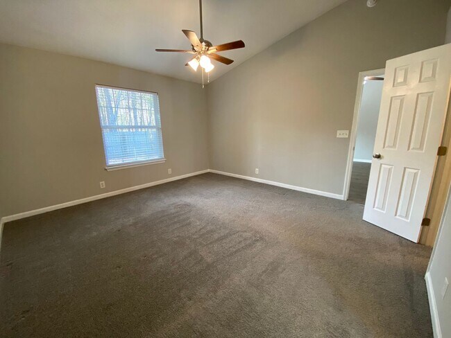 Building Photo - 118 Hydrangea Rd