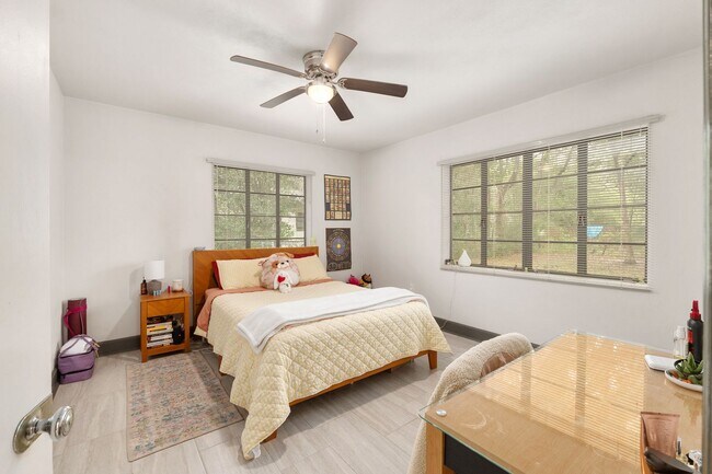 Building Photo - 5 NW 26th St