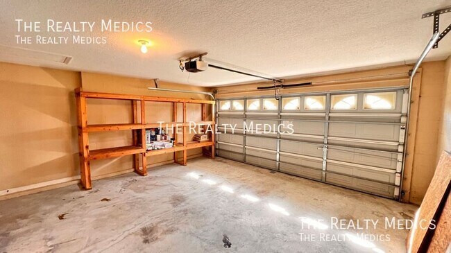 Building Photo - 1481 Woodfern St