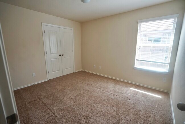 Building Photo - 3414 Halle Trace Ln