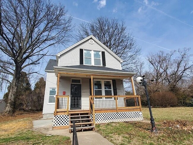 Building Photo - 2057 Switzer Ave