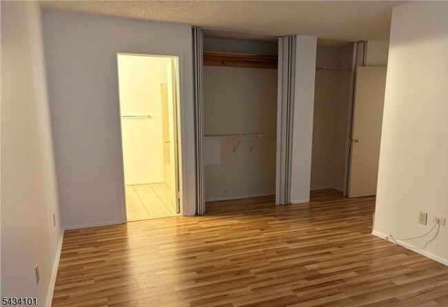 Building Photo - 2513 Lighthouse Ln