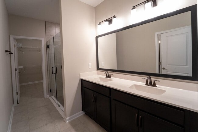 Building Photo - 298 Modesto Dr