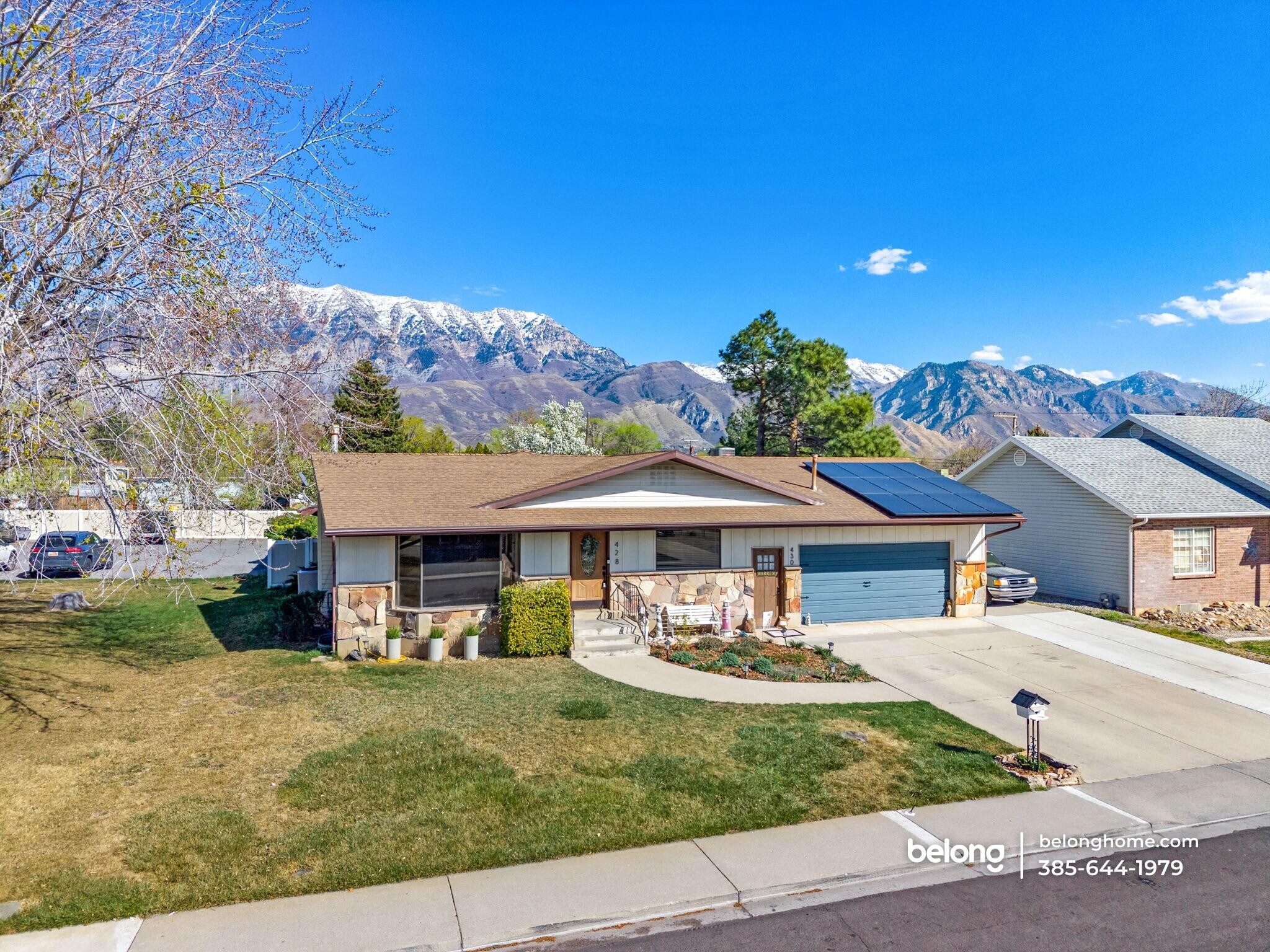 Building Photo - 428 200 E