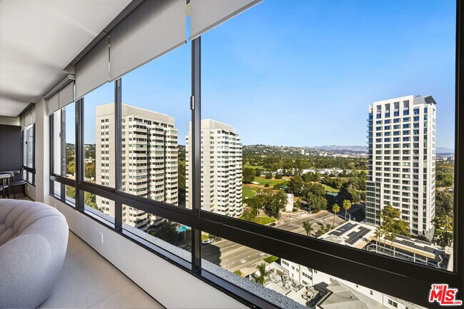 Building Photo - 10350 Wilshire Blvd