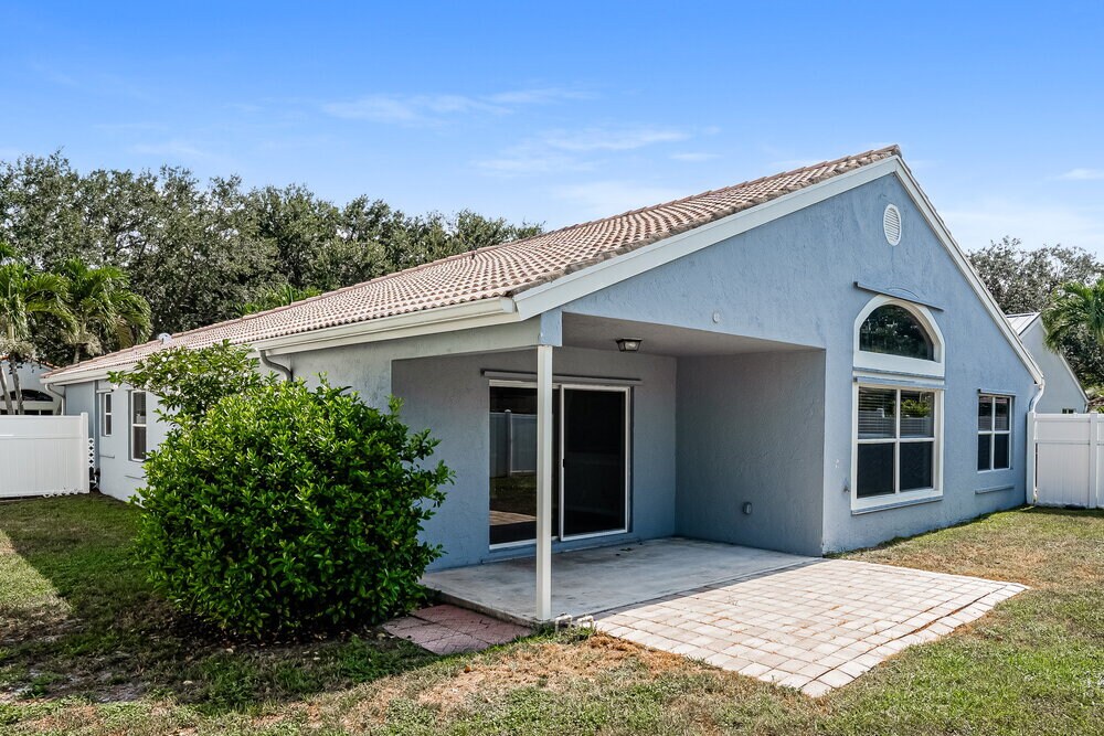 Building Photo - 4075 Sabal Lakes Rd