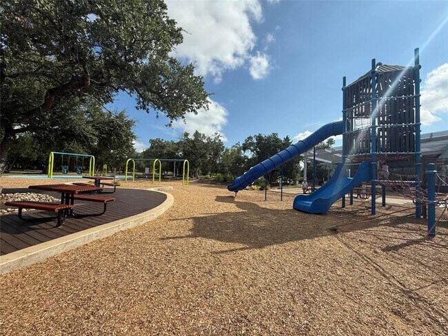 Building Photo - 2205 Arendale Dr
