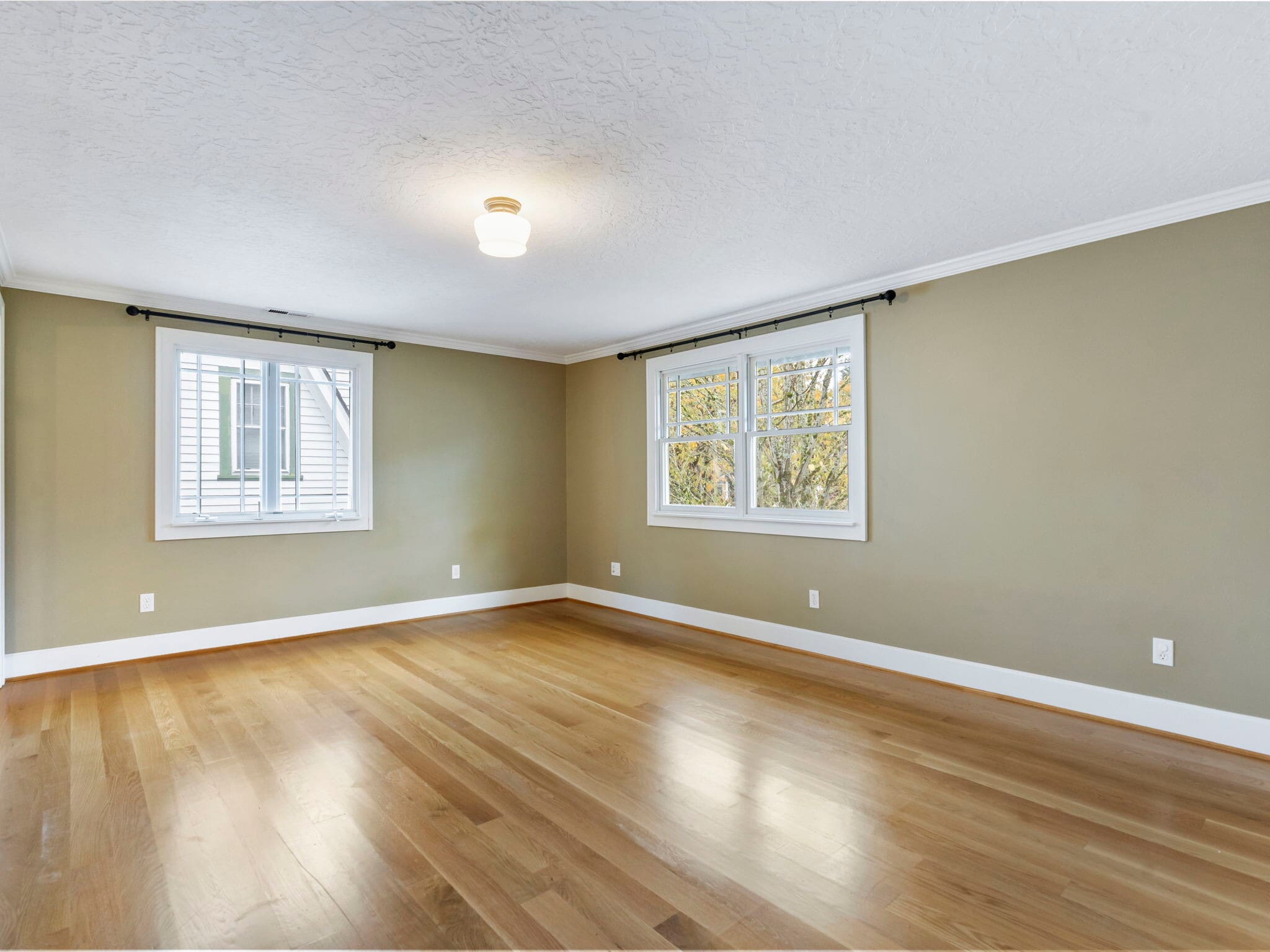 Building Photo - 2605 NE 35th Ave