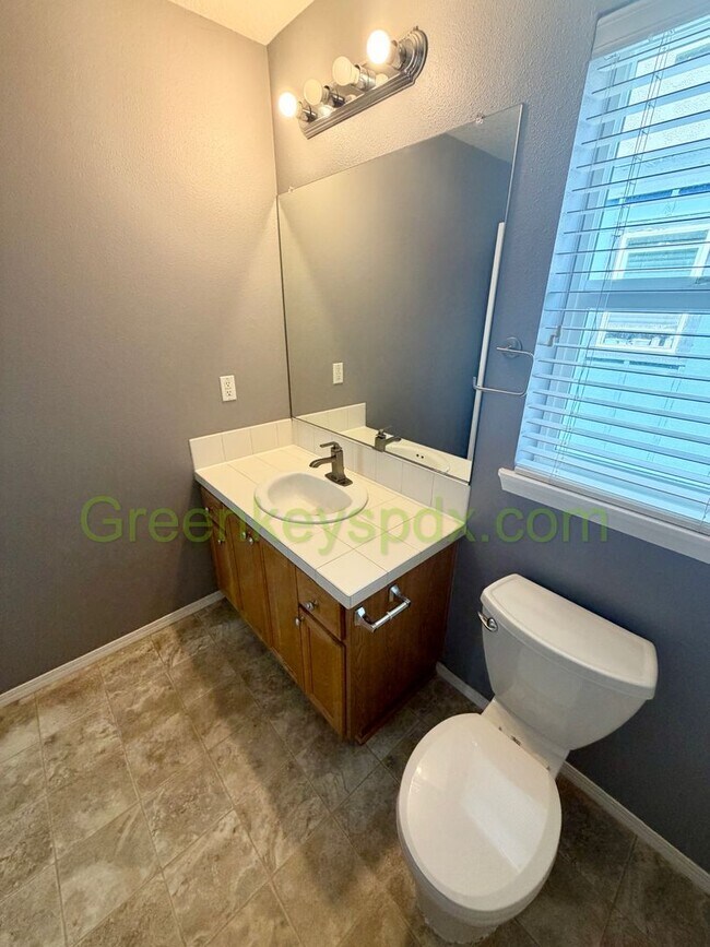 Building Photo - Awesome 3-bedroom 2.5-bathroom house in Arbor Roses Neighborhood in Hillsboro