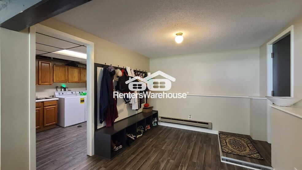 Building Photo - 305 Georges Ct