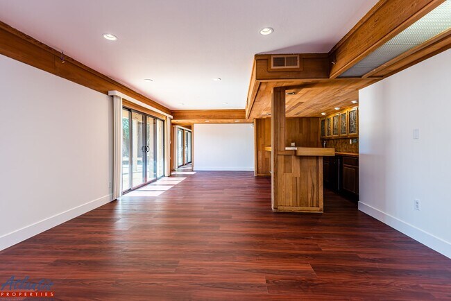 Building Photo - Beautiful Los Gatos Home | Remodeled | Ama...