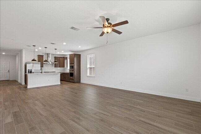 Building Photo - 11905 Paseo de los Lagos Ln