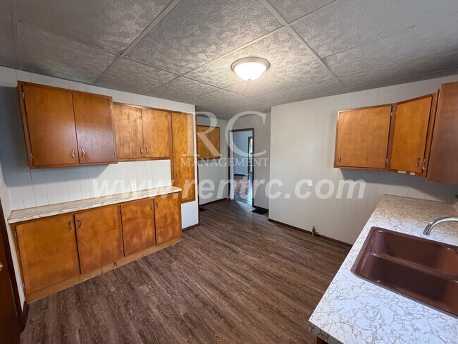 Building Photo - 121 Warrington-