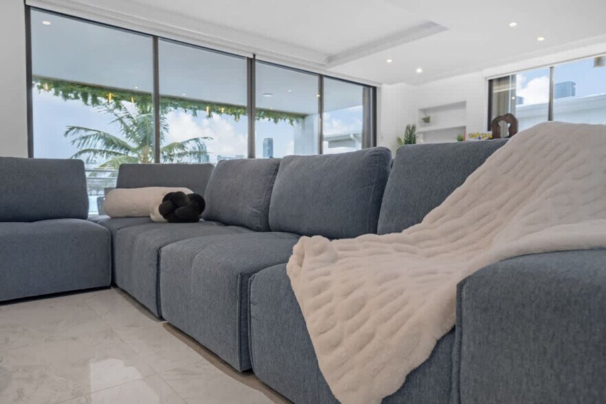 Building Photo - 468 Golden Isles Dr