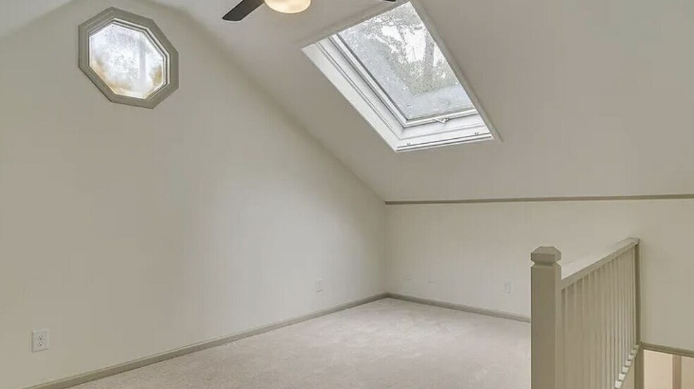 Loft or bedroom - 94 Bristlecone Ln