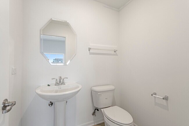 Building Photo - 25736 W Yorkshire Dr