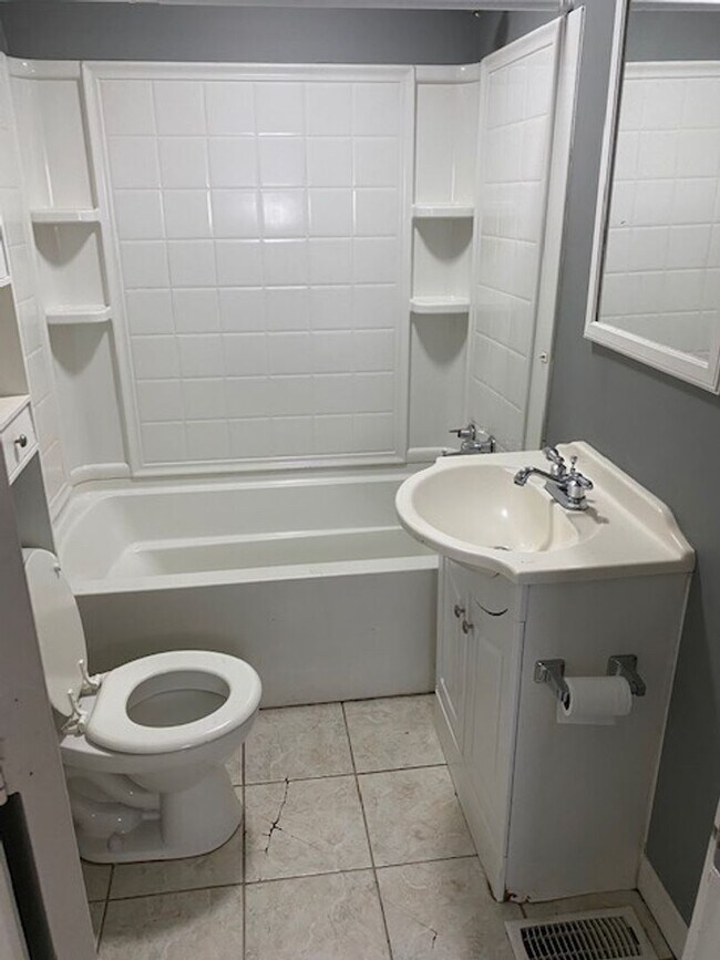 Building Photo - 1598-1600 S 4th St.