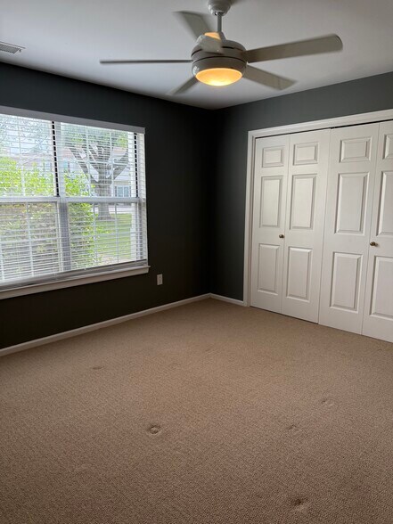 Building Photo - 1607 Briarwood Ln