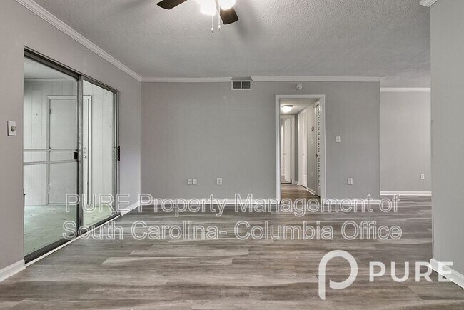 Building Photo - 601 Riverhill Cir