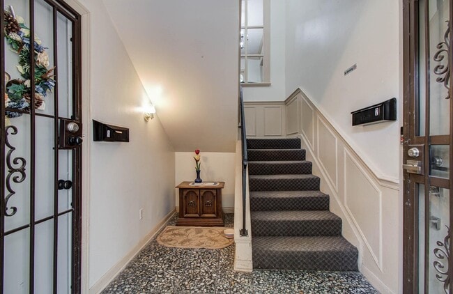 Building Photo - 5208 Arboles Dr