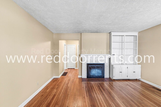 Building Photo - 6115 Indianola Ave