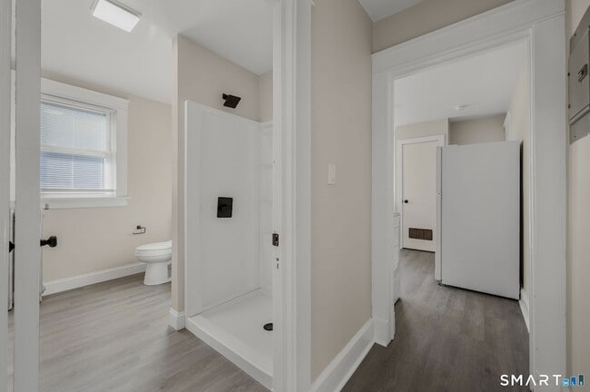 Building Photo - 113 Pequot Ave