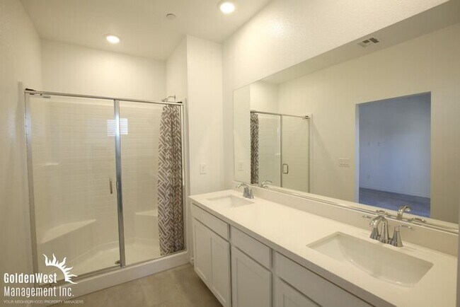 Building Photo - Newly Built 3Bdm 2.5Ba Home with Private Backyard in Prime Location.