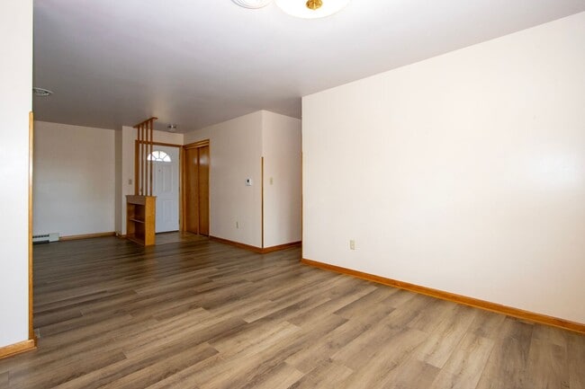 Building Photo - Charming Ranch Home