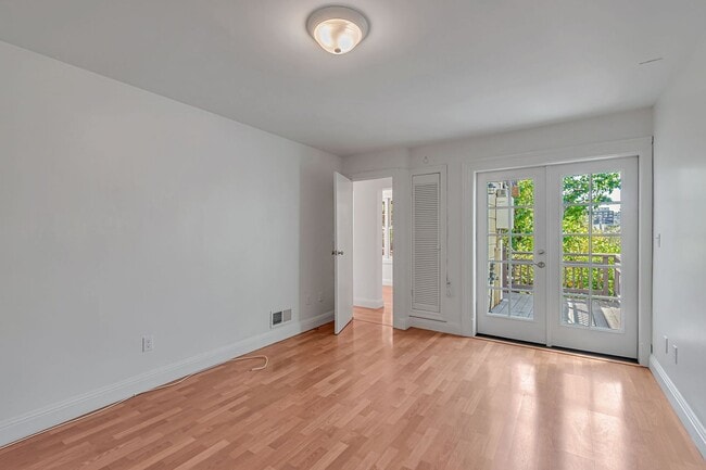 Building Photo - Charming Four Bedroom Home in Potrero Hill...