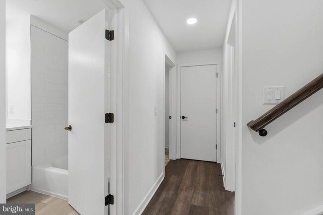Building Photo - 3212 Evergreen Walk