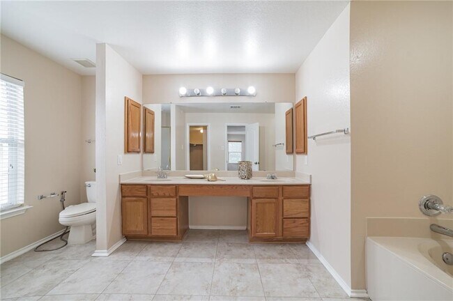 Building Photo - 11228 Pickard Ln