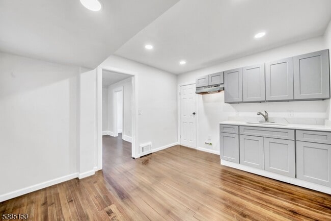 Primary Photo - 1451 Franklin St