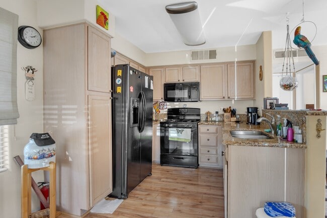 Building Photo - 5196 Mandalay Springs Dr