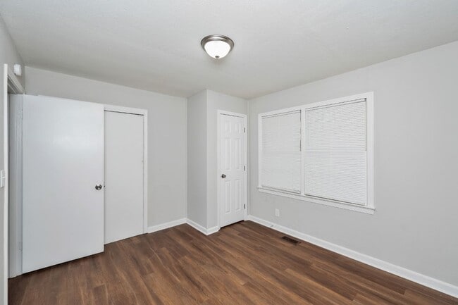 Building Photo - Comfort & Convenience in Northport – 4BR H...