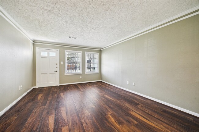 Building Photo - 1115 Post St