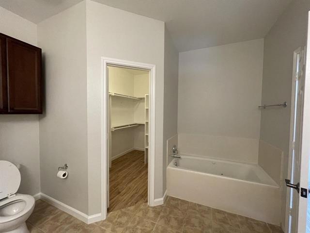 Building Photo - 127 Castleridge Dr