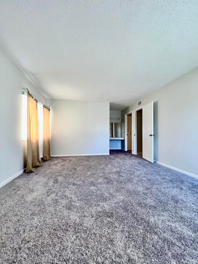 Building Photo - 231 Pine HOV Cir