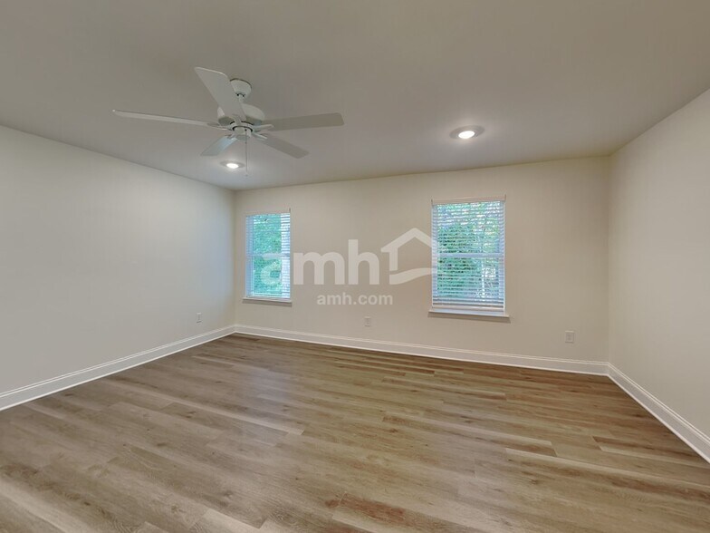 Building Photo - 820 Jubilation St