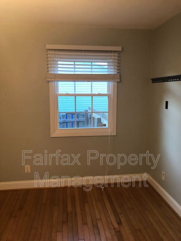 Building Photo - 1113 Marlborough Rd